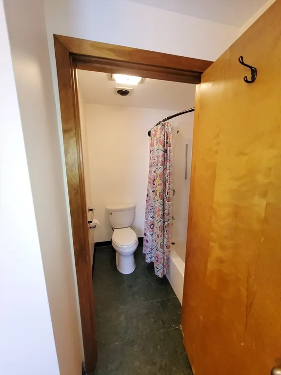 46 Long Hill Rd, Groton