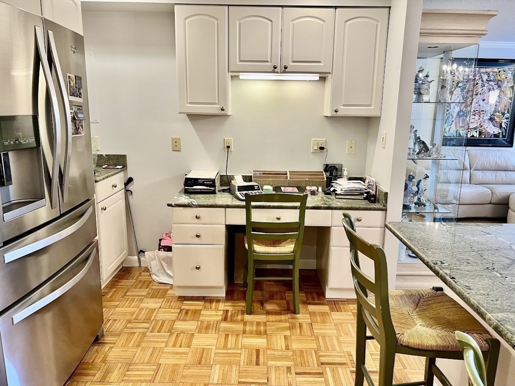 1006 Paradise Rd, Swampscott