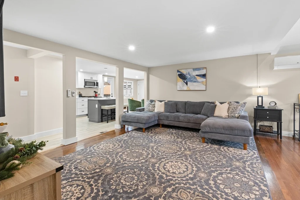 123 Pond St, Georgetown