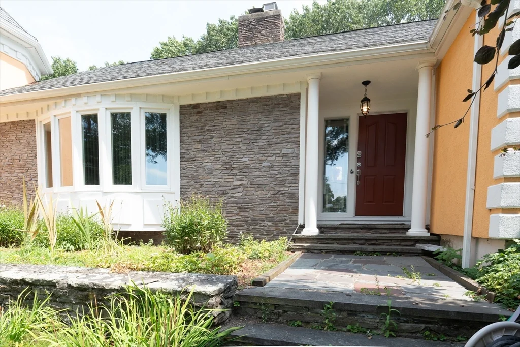 5 Fairview Rd, Canton