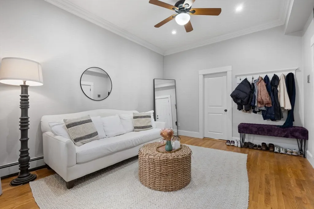 73 G St, South Boston