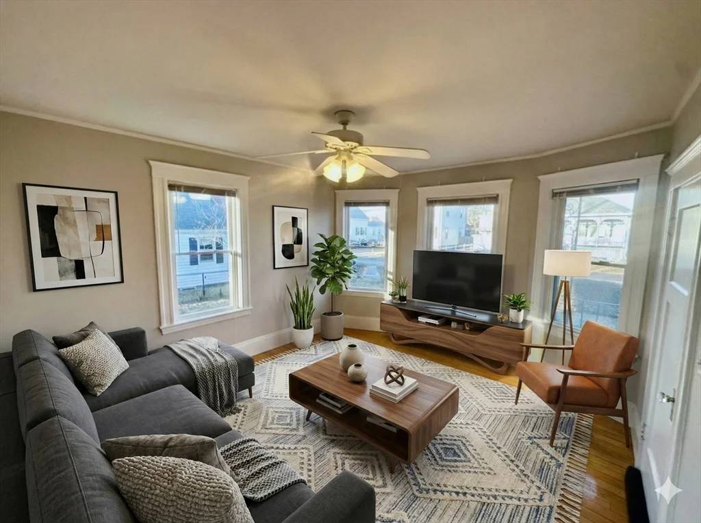 34 Saunders St, North Weymouth