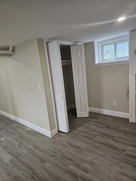 65 Oakland, Oak Square