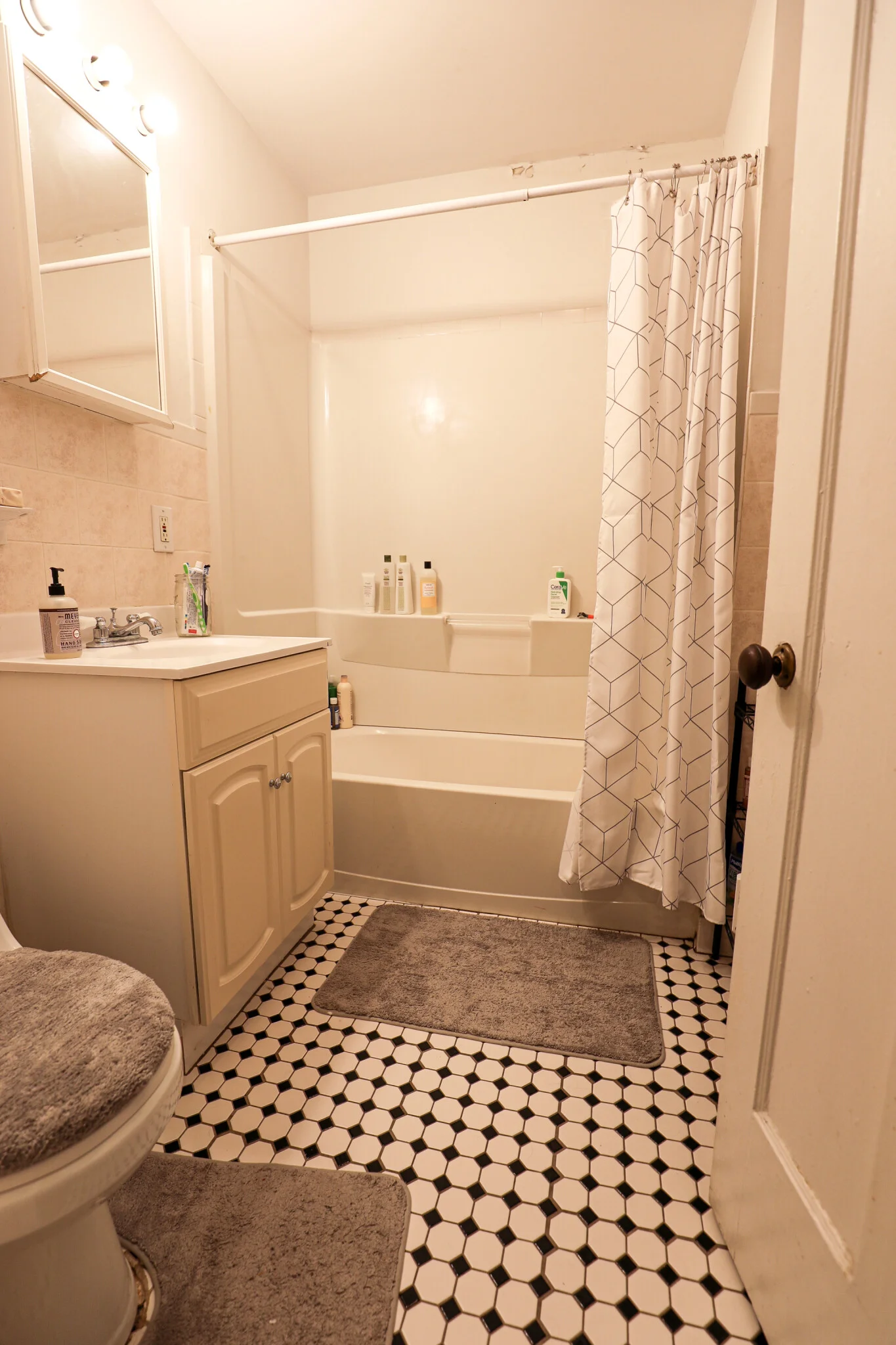 55 Thatcher St, North Brookline