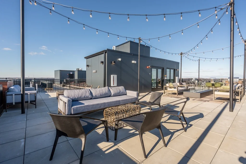 600 Broadway, Everett