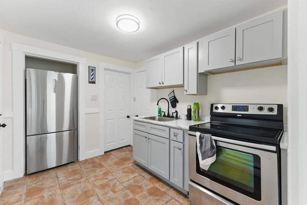 357 Granite St, Quincy