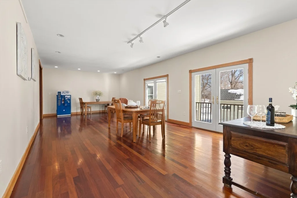 25 Pleasant St, Nahant