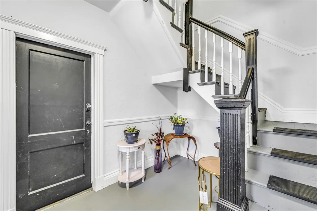 86 Winthrop St, Roxbury