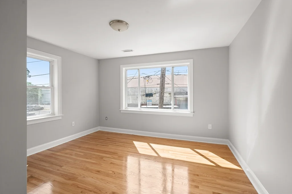 1 Orient Ave, Everett