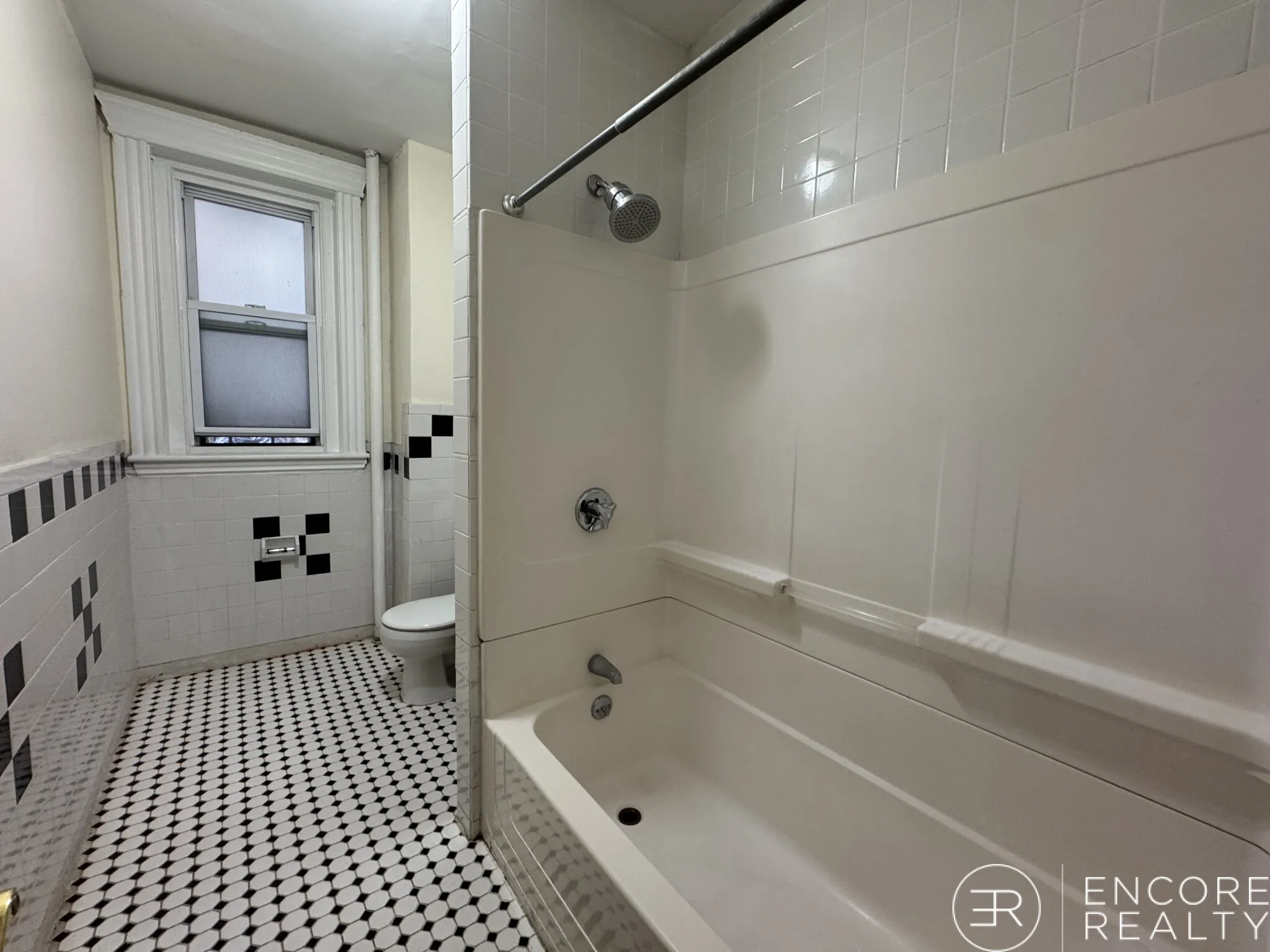 364 Riverway, Mission Hill