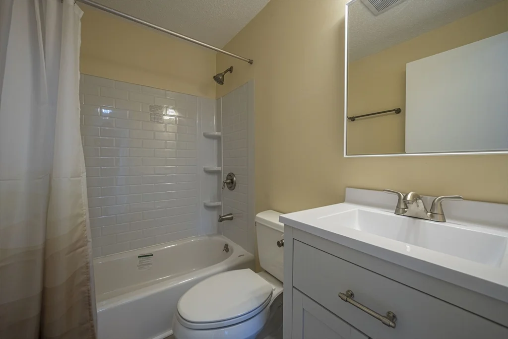 645 W Lowell Ave, Zip 01832