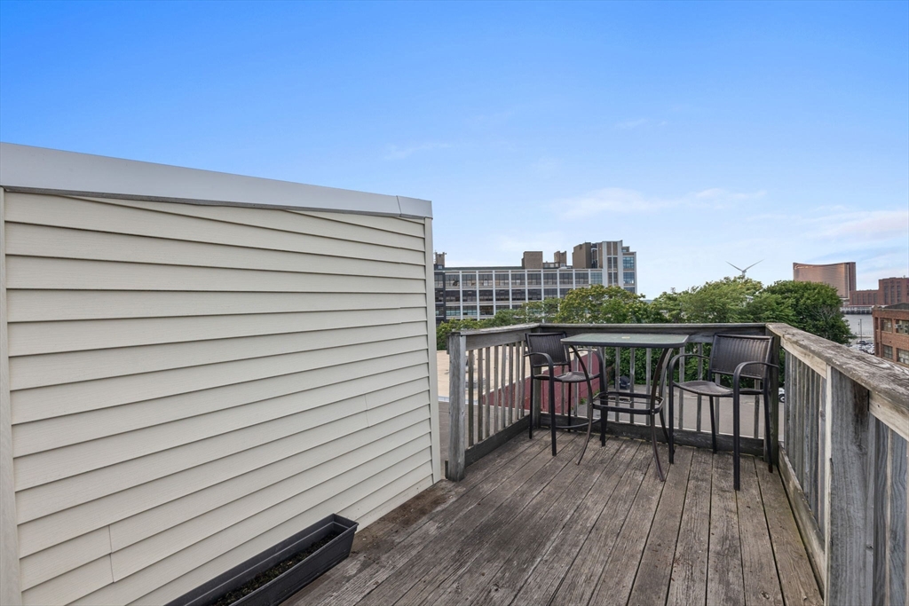 528 Medford, Charlestown