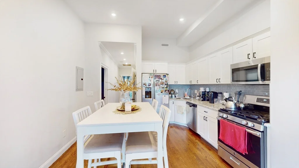 101 Chelsea St, East Boston