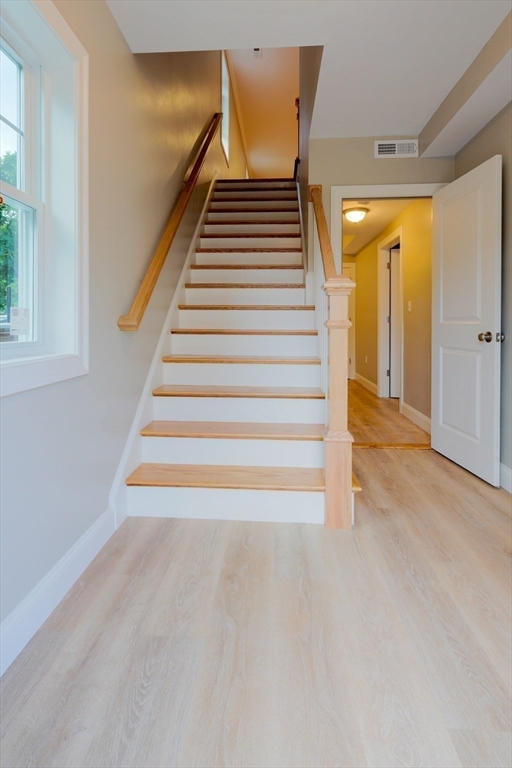 63 Bacon St, Waltham