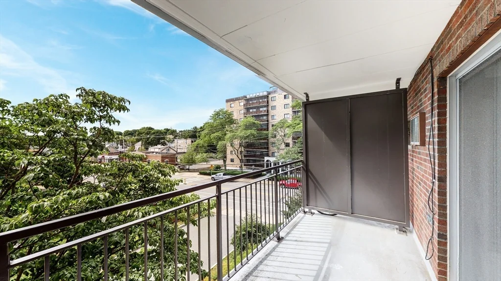 995 Massachusetts Ave, Arlington