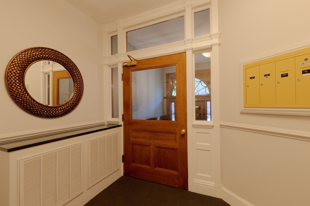 398 Marlborough St, Back Bay