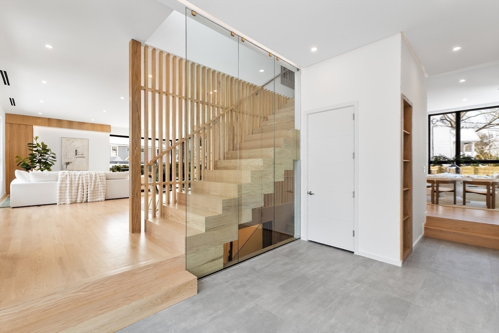 90 Auburndale Ave, Newton