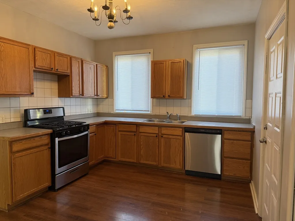 231 Allen St, New Bedford