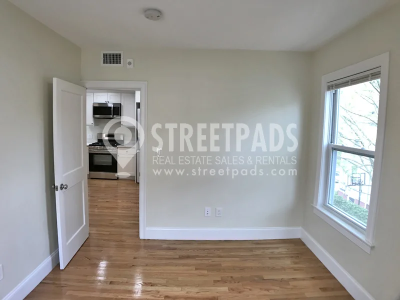 327 Highland Ave, Powder House Square