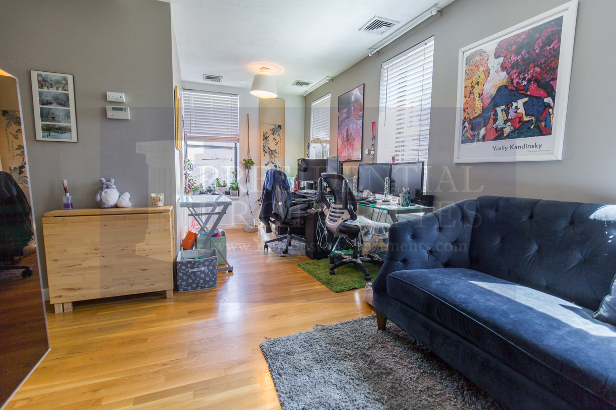 1 bed, 1 bath apartment for rent at 5 Grove St Unit 7, Beacon Hill — photo 2 of 15