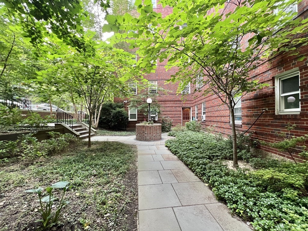 2 bed, 1 bath apartment for rent at 36 Highland Ave Unit A, Mid Cambridge — photo 5 of 15