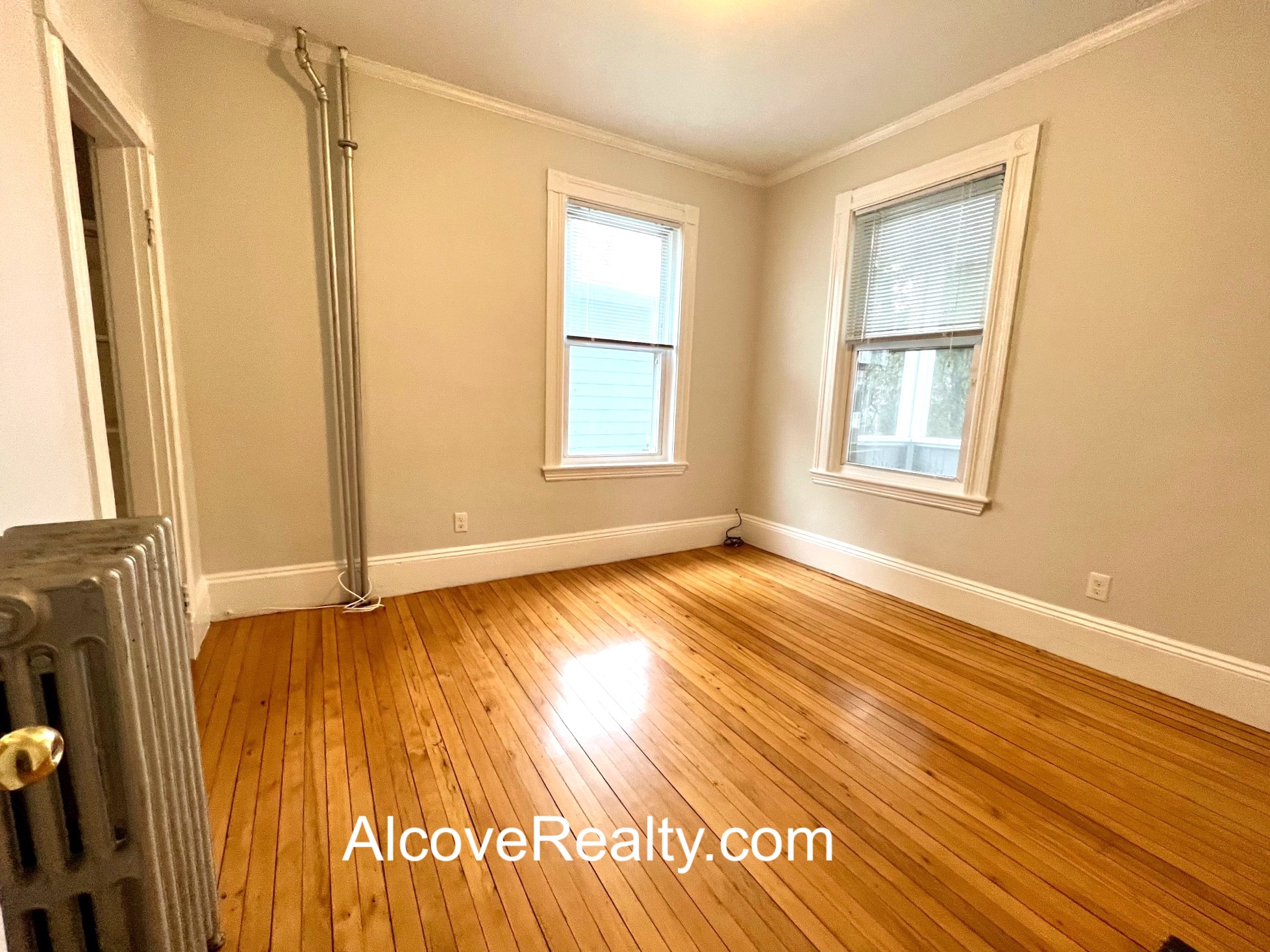 13 Farragut Ave, West Somerville