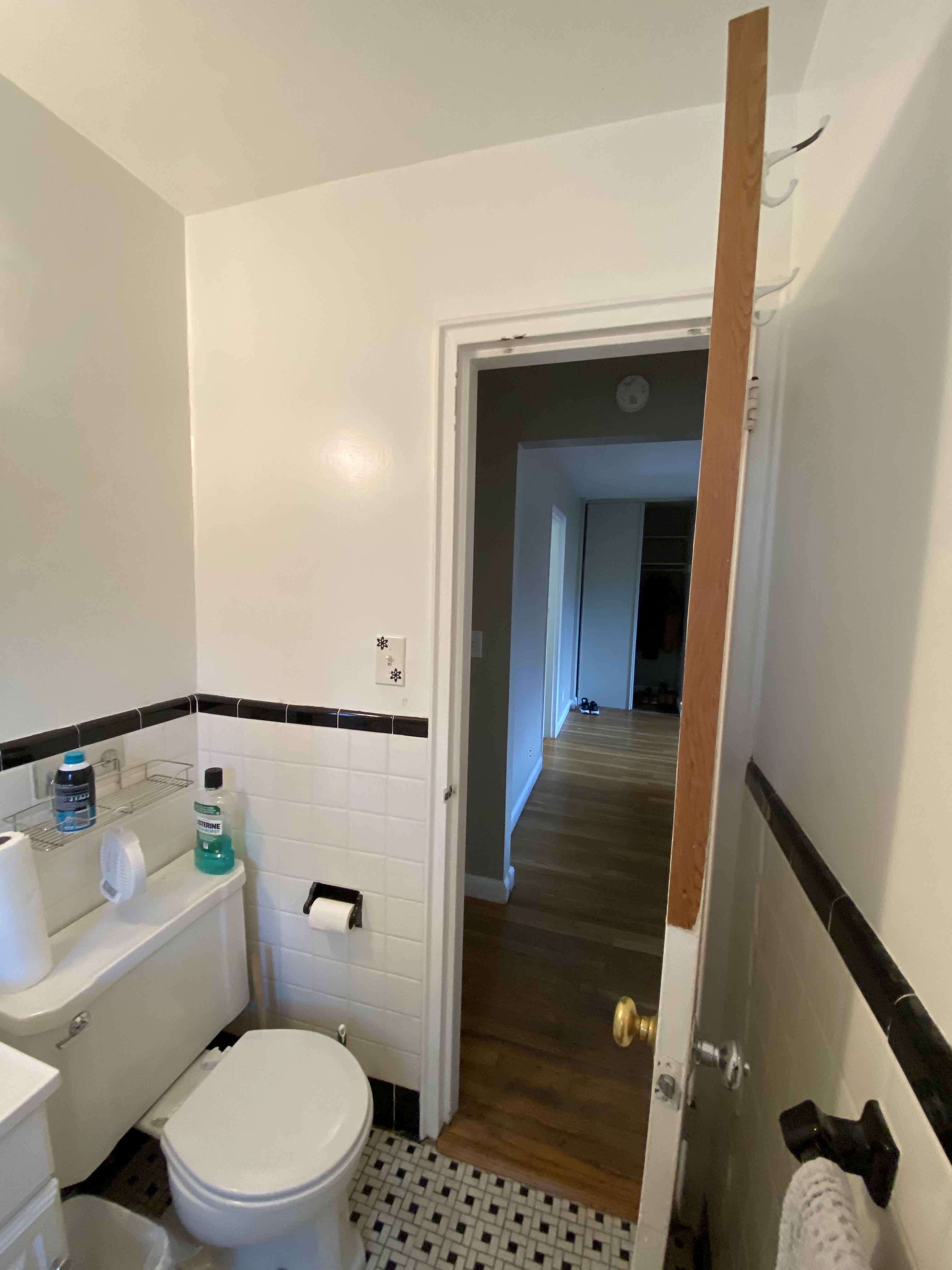 1 bed, 1 bath apartment for rent at 128 Beaconsfield Rd Unit 5, Washington Square — photo 6 of 8