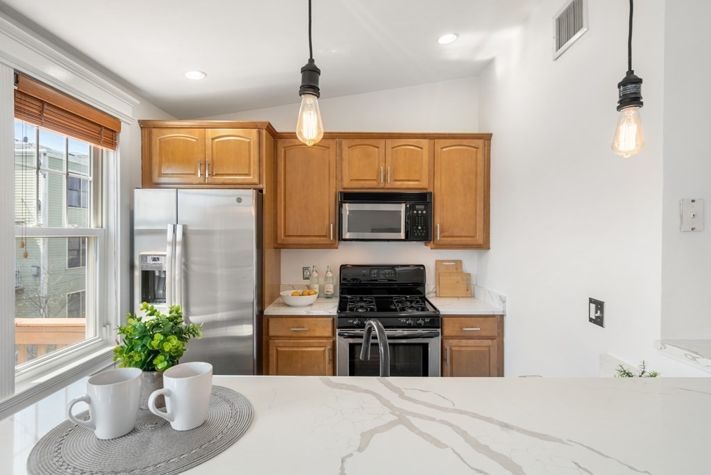 1 bed, 1 bath apartment for rent at 6 Vinton Unit 3, East Boston — photo 5 of 16