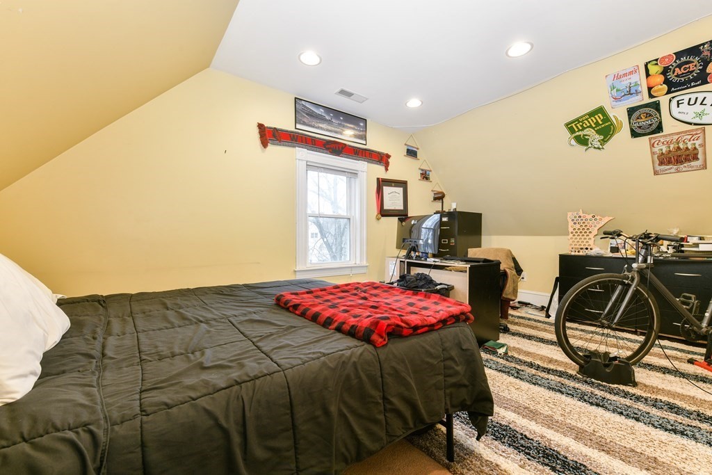 5 bed, 3.5 bath apartment for rent at 6 Windom St Unit 1, Allston — photo 3 of 14