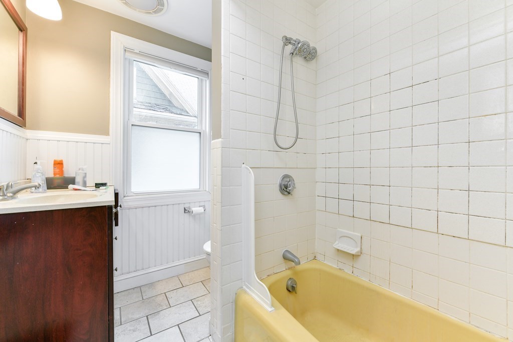 5 bed, 3.5 bath apartment for rent at 6 Windom St Unit 1, Allston — photo 7 of 14