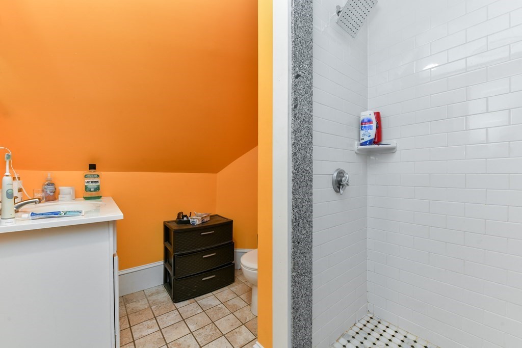 5 bed, 3.5 bath apartment for rent at 6 Windom St Unit 1, Allston — photo 8 of 14