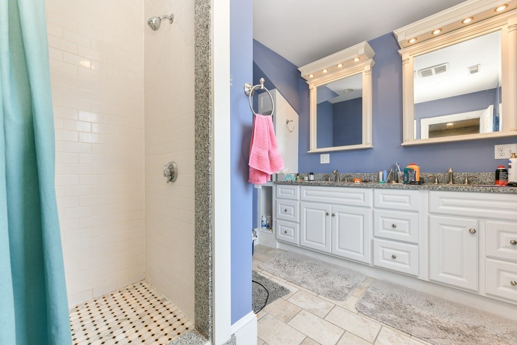 5 bed, 3.5 bath apartment for rent at 6 Windom St Unit 1, Allston — photo 10 of 14