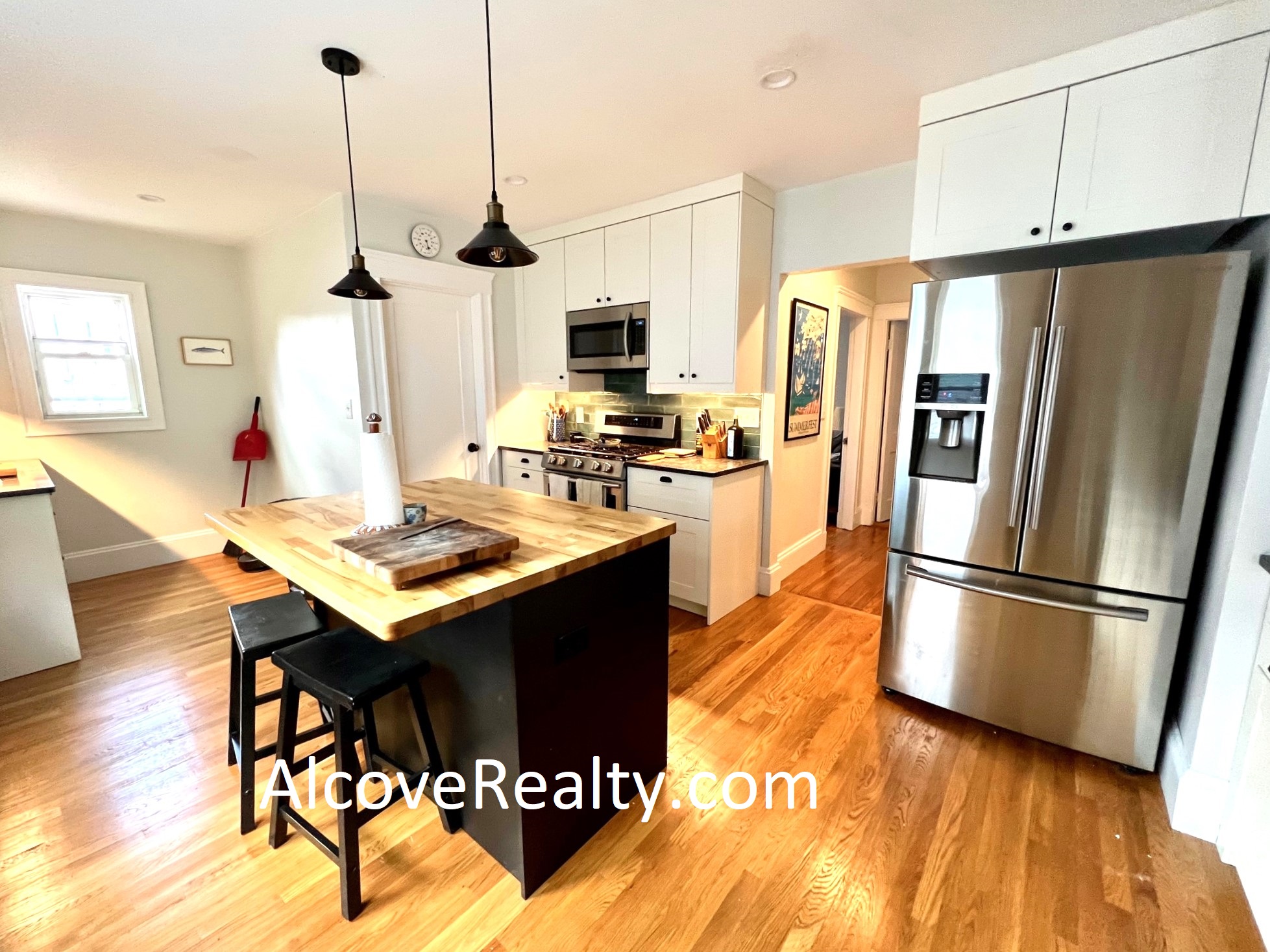 2 bed, 1 bath apartment for rent at 90 Bow St Unit 1, Medford — photo 3 of 10