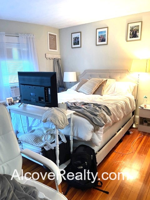 5 bed, 2 bath apartment for rent at 66 Simpson Ave Unit 1, Tufts — photo 6 of 22