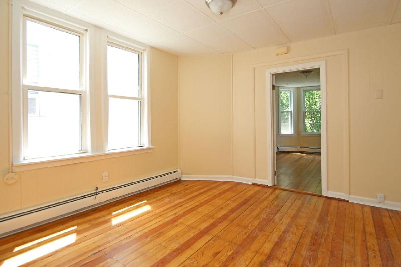 4 bed, 1 bath apartment for rent at 289 Sumner St Unit 2, East Boston — photo 6 of 6
