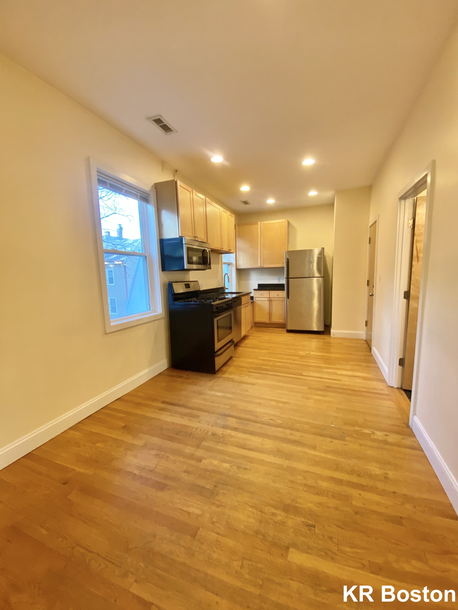 4 bed, 2 bath apartment for rent at 2 Wadsworth St Unit 2, Allston — photo 7 of 9