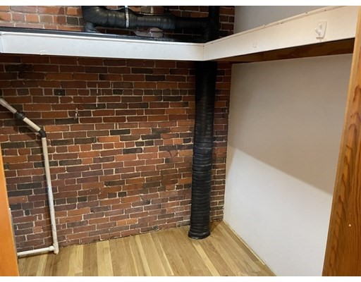 2 bed, 1 bath apartment for rent at 162 Commercial St Unit 2, Waterfront — photo 14 of 22