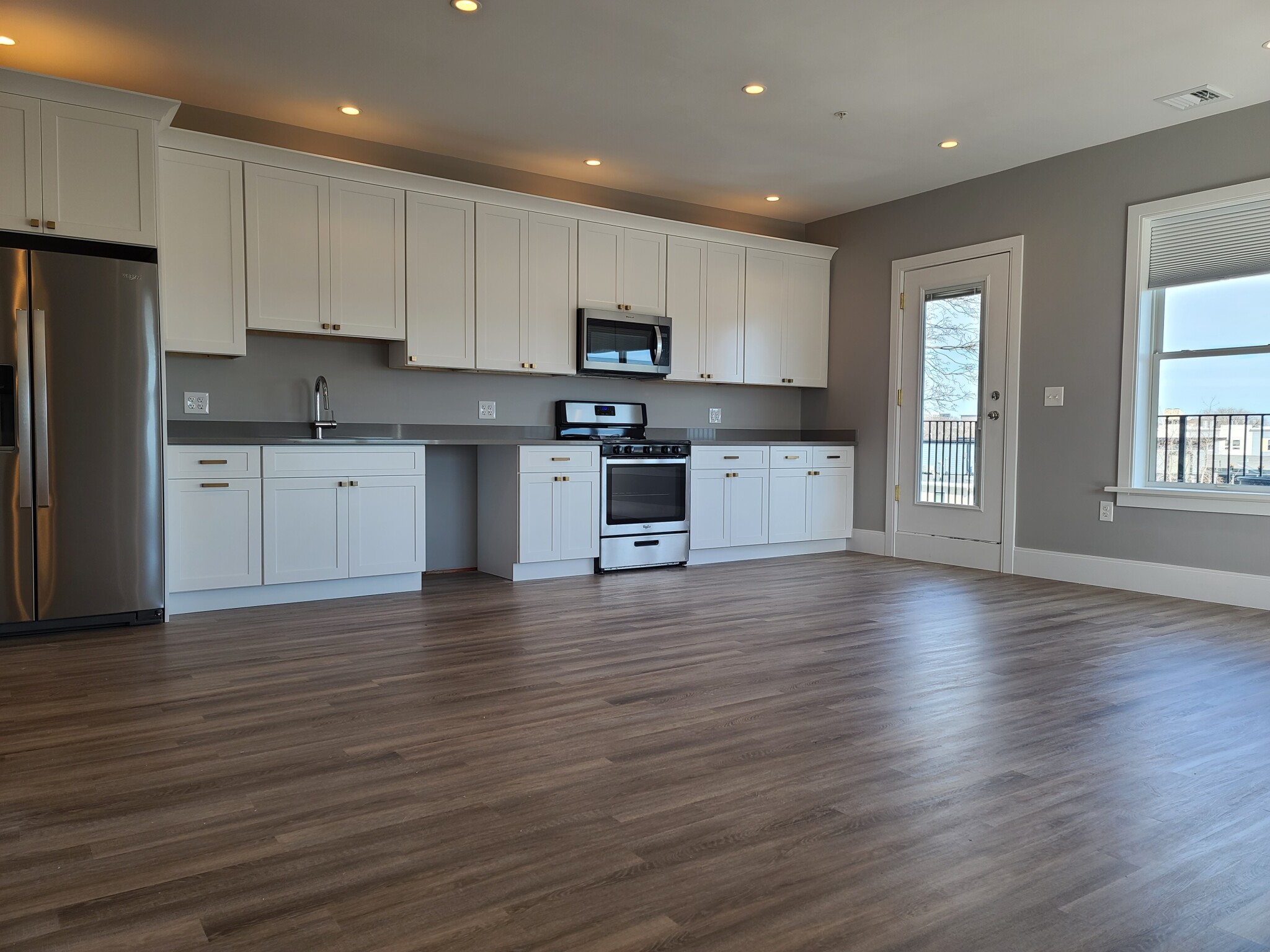 3 bed, 2 bath apartment for rent at 27 Vinton St Unit 3, South Boston — photo 6 of 33