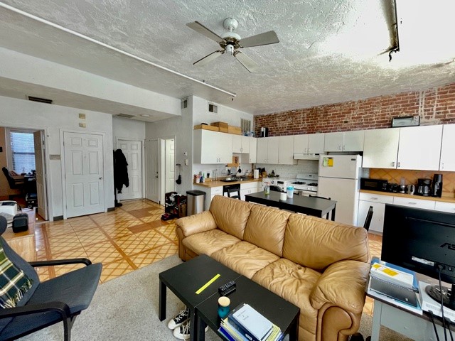 2.5 bed, 1 bath apartment for rent at 223 Endicott St Unit 4, North End — photo 6 of 16