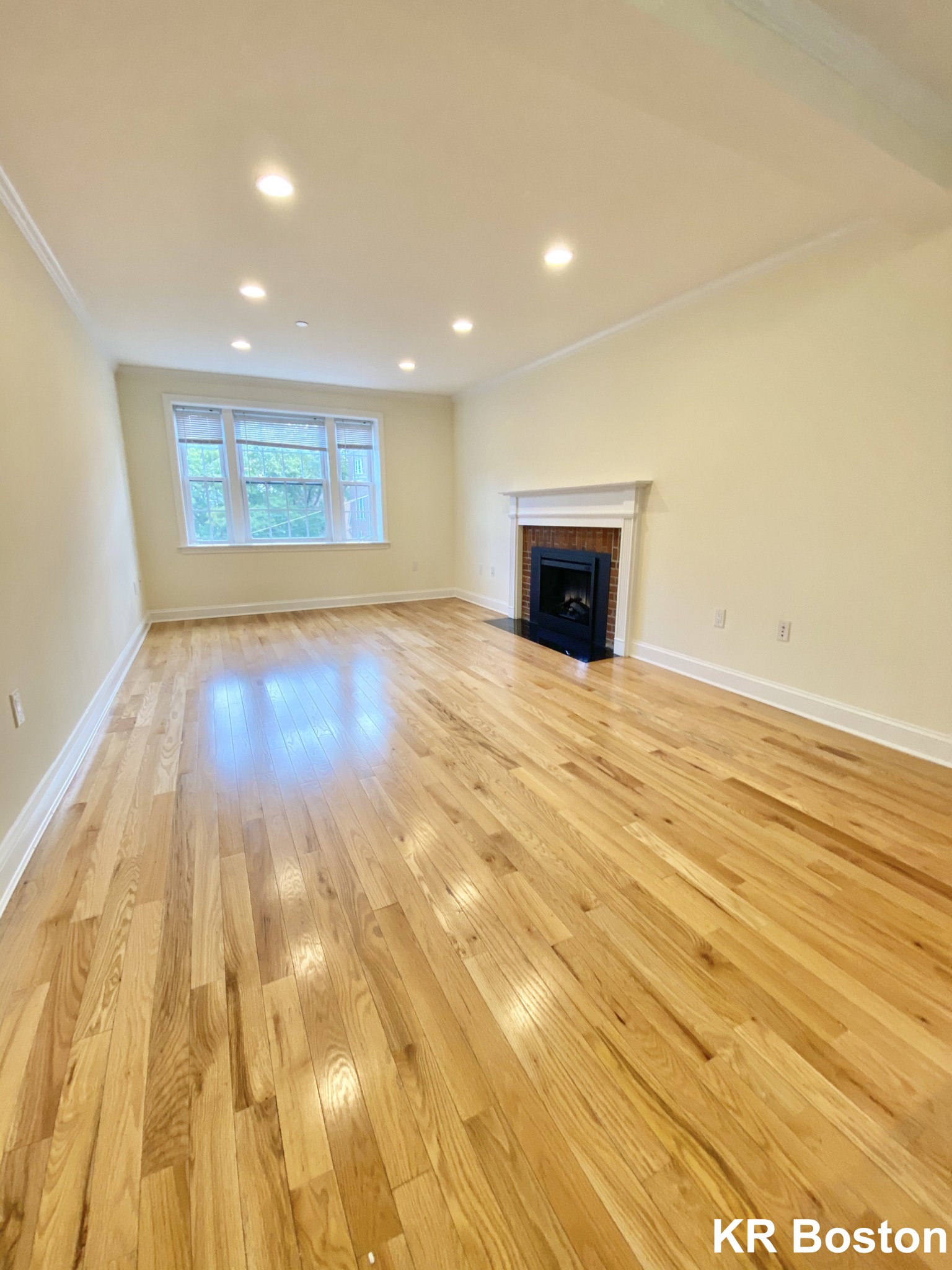 3 bed, 1.5 bath apartment for rent at 72 Walker St Unit 1, Harvard Square — photo 3 of 7
