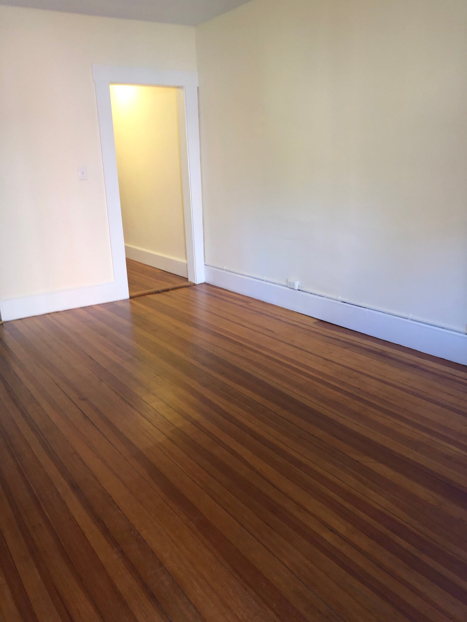 2 bed, 1 bath apartment for rent at 132 Oxford St Unit 4T, Baldwin — photo 5 of 9