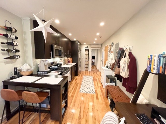 2 bed, 1 bath apartment for rent at 419 Hanover St Unit 6, North End — photo 6 of 12