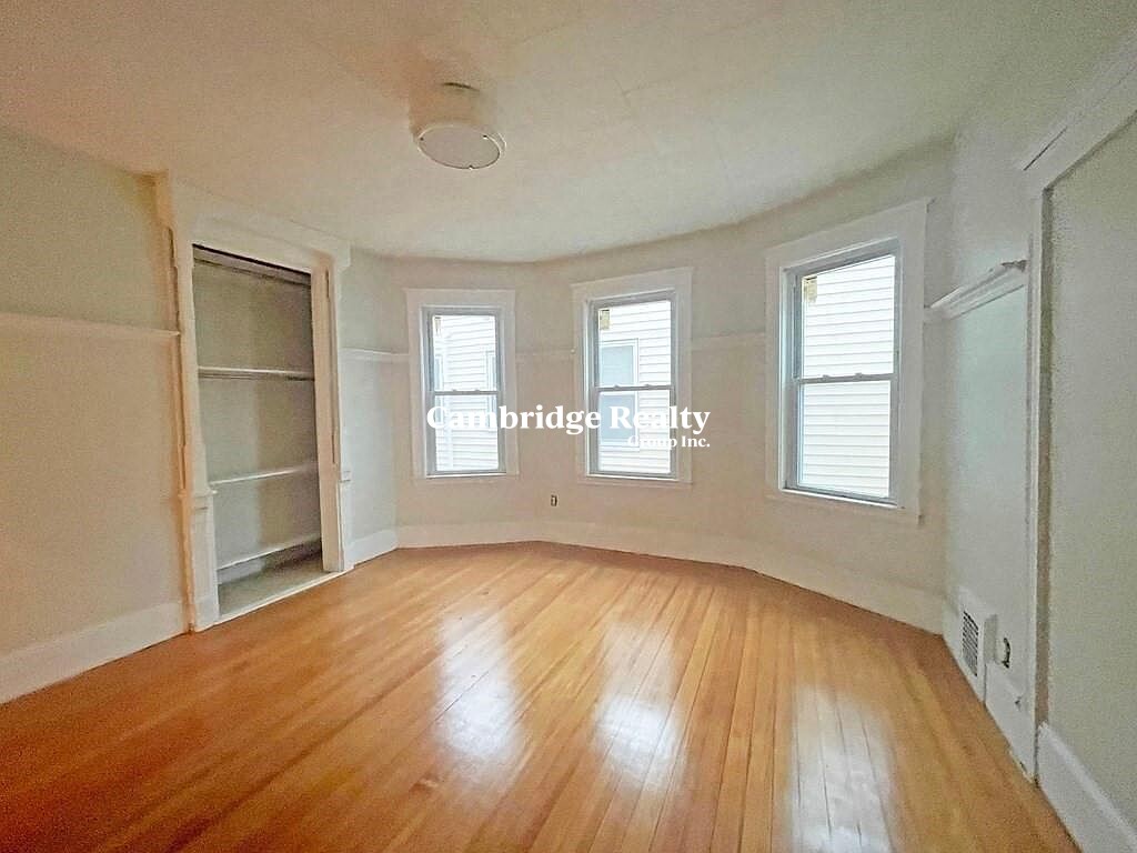 3 bed, 1.5 bath apartment for rent at 339 Allston St Unit 1T, Cambridgeport — photo 7 of 8