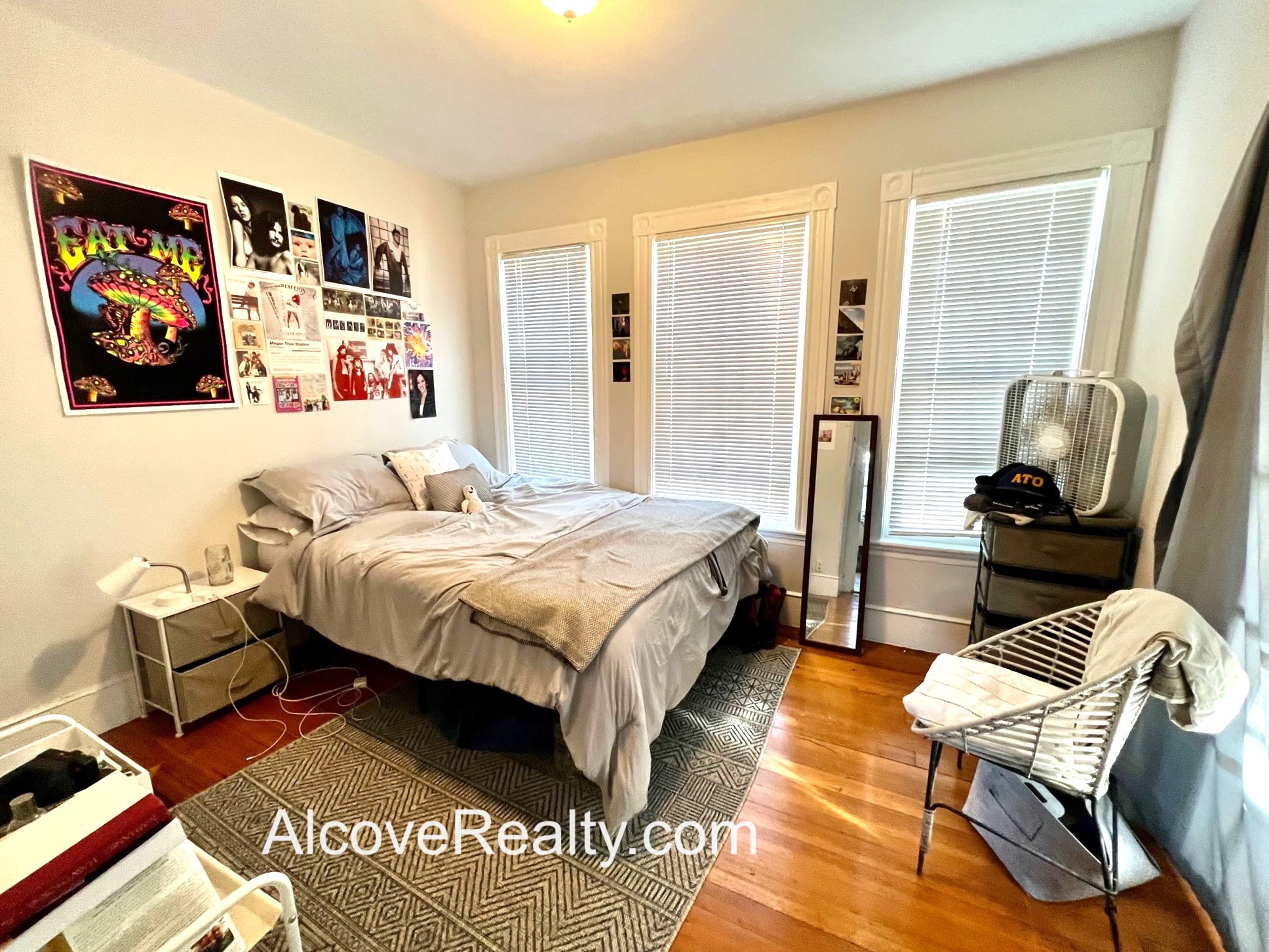 4 bed, 1 bath apartment for rent at 69 Davis Sq Unit 3, Davis Square — photo 6 of 18