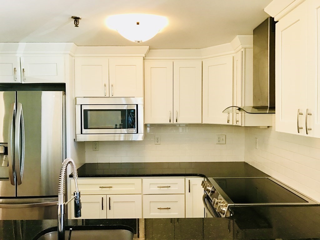 2 bed, 2 bath apartment for rent at 390 Commonwealth Ave Unit 301, Back Bay — photo 6 of 6