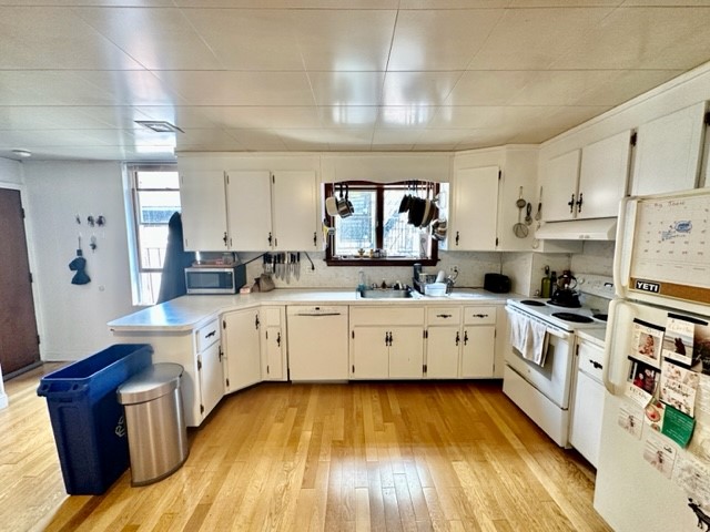 3 bed, 1.5 bath apartment for rent at 1 Noyes Pl Unit 5, North End — photo 6 of 27