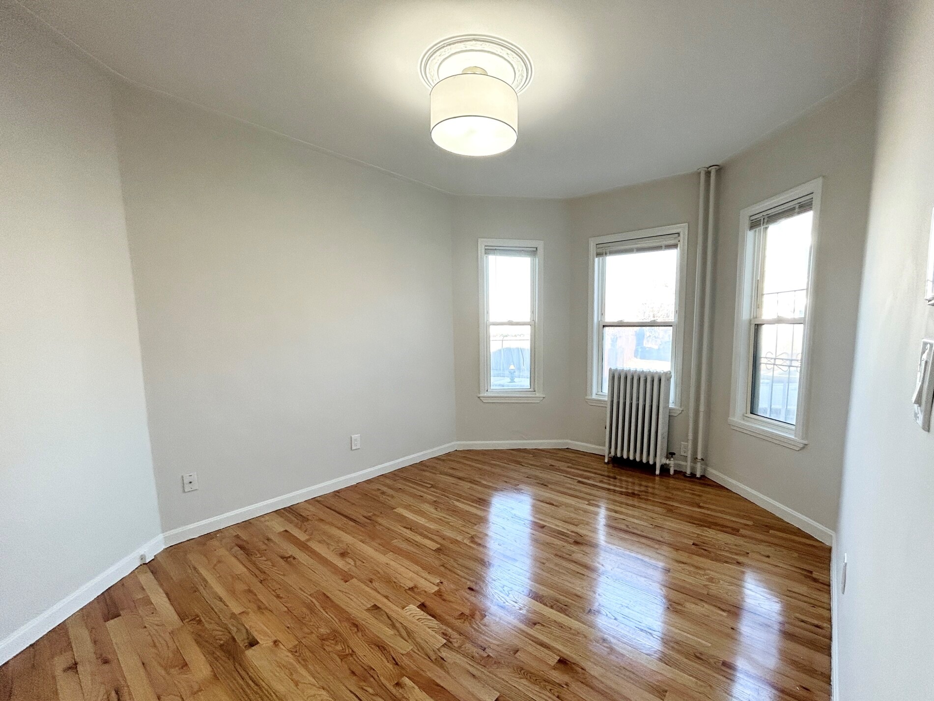 4 bed, 2 bath apartment for rent at 151 East Cottage St Unit 2, Dorchester — photo 3 of 11
