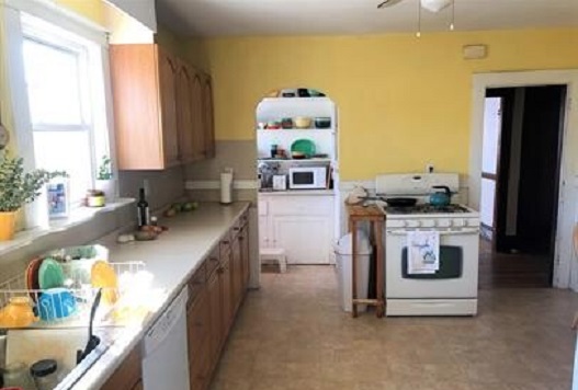 2.5 bed, 1 bath apartment for rent at 335 Arlington St Unit -2, Watertown — photo 6 of 9