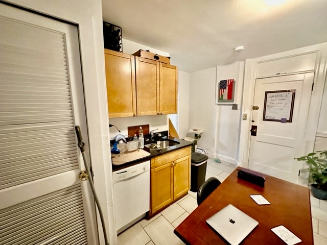 2 split bed, 1 bath apartment for rent at 220 Hanover St Unit 3R, North End — photo 6 of 11