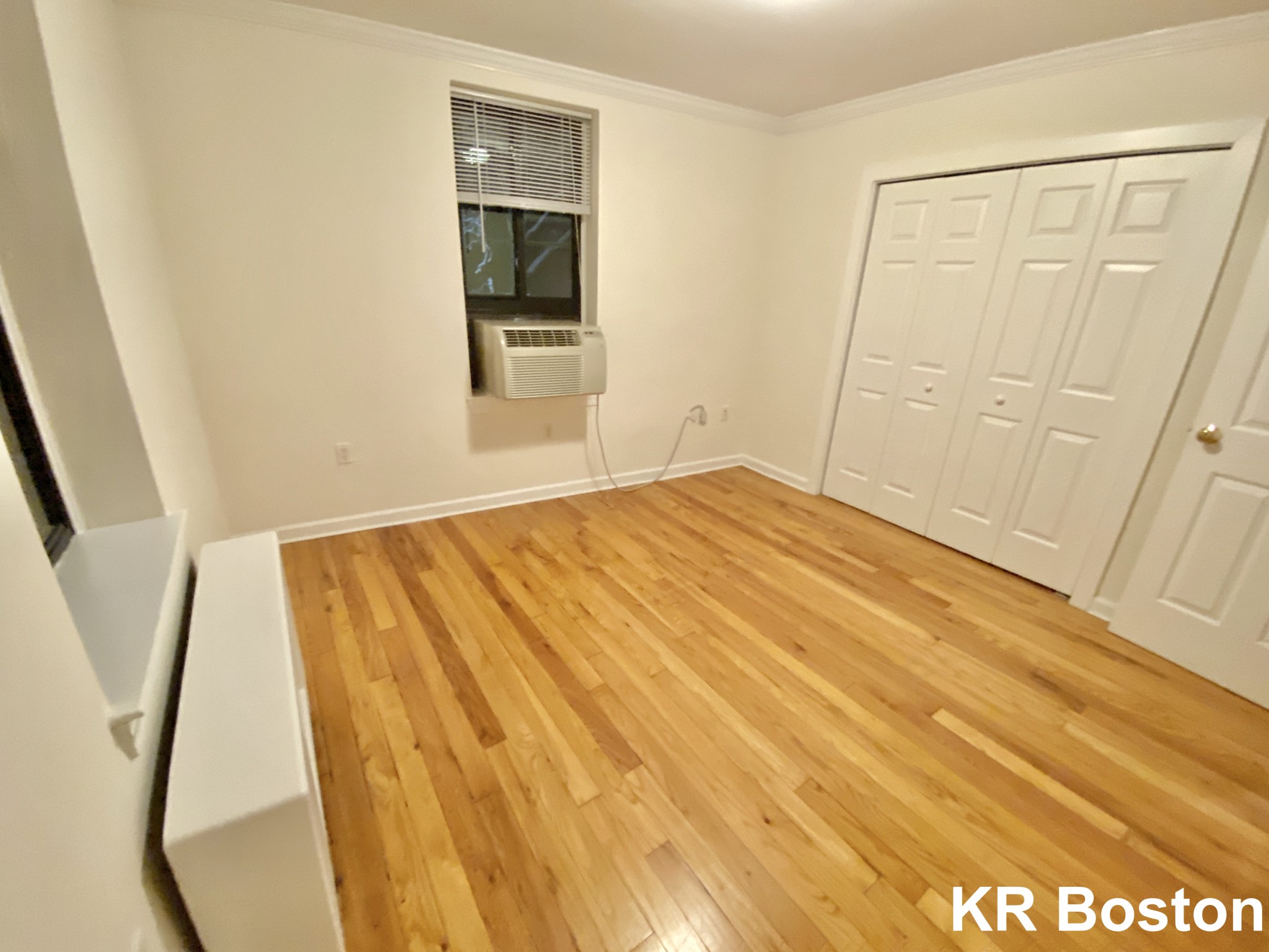 2 bed, 1 bath apartment for rent at 137 Mount Auburn Unit 302, Harvard Square — photo 2 of 6